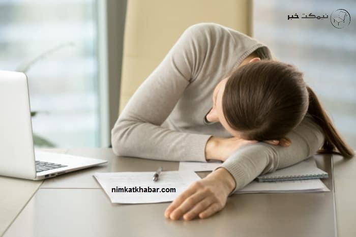 دلیل چرت زدن عصرگاهی در محل کار چیست و چگونه میتوان با انرژی کار کرد؟