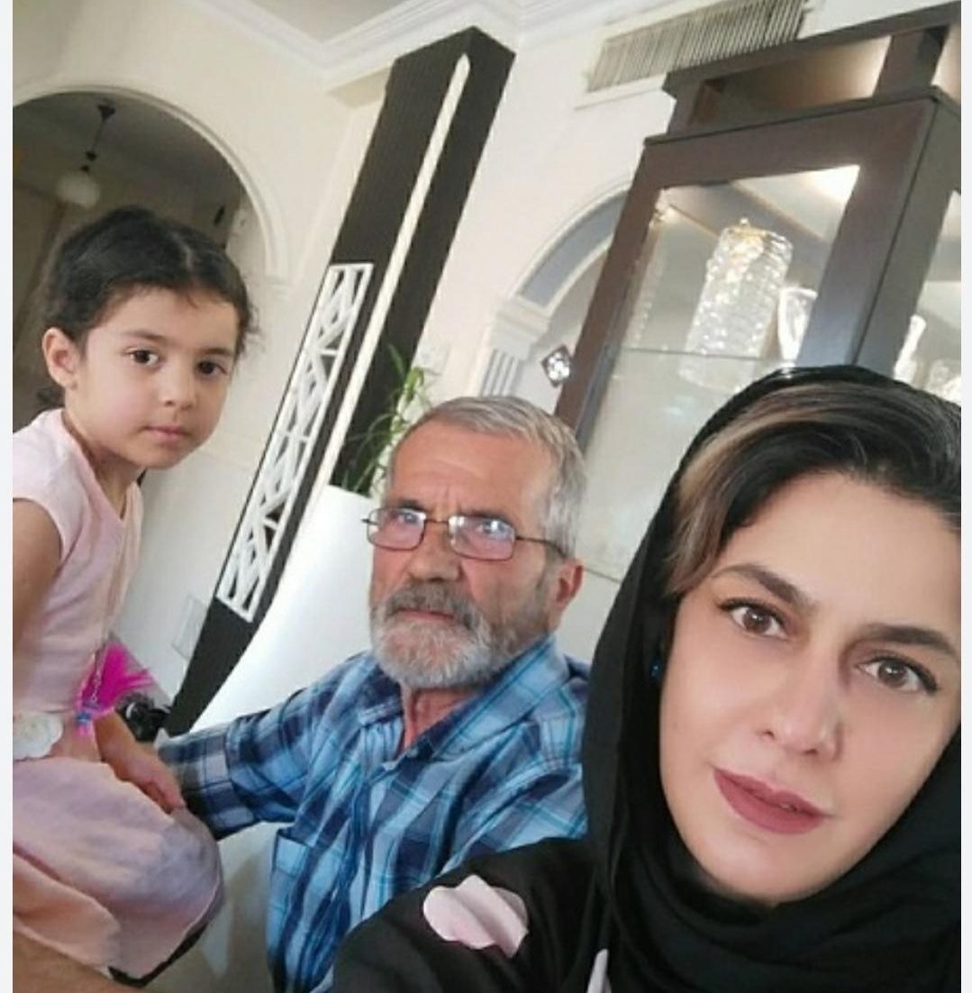مهسا مهجور و خانواده وی مهسا مهجور و خانواده وی