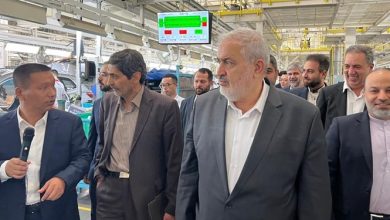 حرکت زشت مدیر عامل شرکت خودروسازی چری مقابل وزیر صمت ایران عباس علیآبادی، وزیر صمت