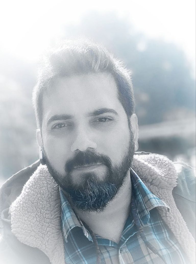 نقش رسانه در جهاد تبیین، گفتگو با علی ناییج مدیر تلویزیون اینترنتی جهان نما تی وی و فعال رسانه ای