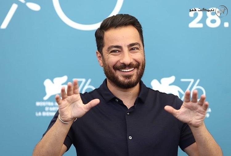 عکس جدید نوید محمد زاده در ماشین با یک تیپ عجیب