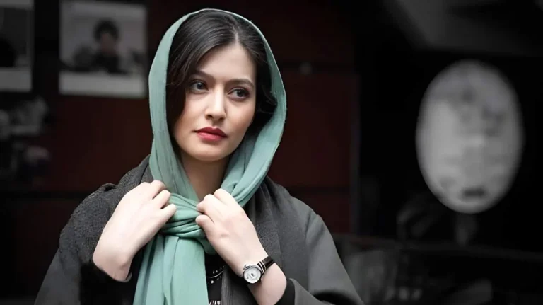 عکس جدید پردیس احمدیه با لباس هندی در هندوستان
