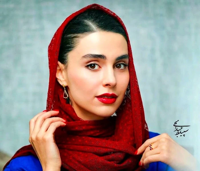 صحبت های کارشناس روحانی درباره لاله مرزبان در شبکه قرآن صحبت های کارشناس روحانی درباره لاله مرزبان در شبکه قرآن