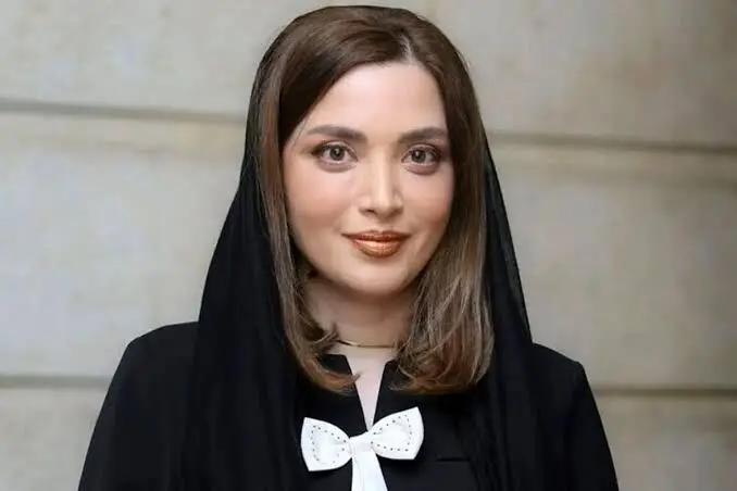 استایل مجلسی بهنوش طباطبایی در مراسم اکران فیلم سینمایی بت