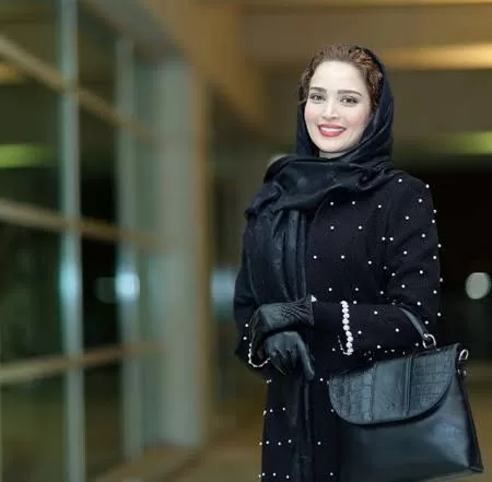 استایل مجلسی بهنوش طباطبایی در مراسم اکران فیلم سینمایی بت استایل مجلسی بهنوش طباطبایی در مراسم اکران فیلم سینمایی بت
